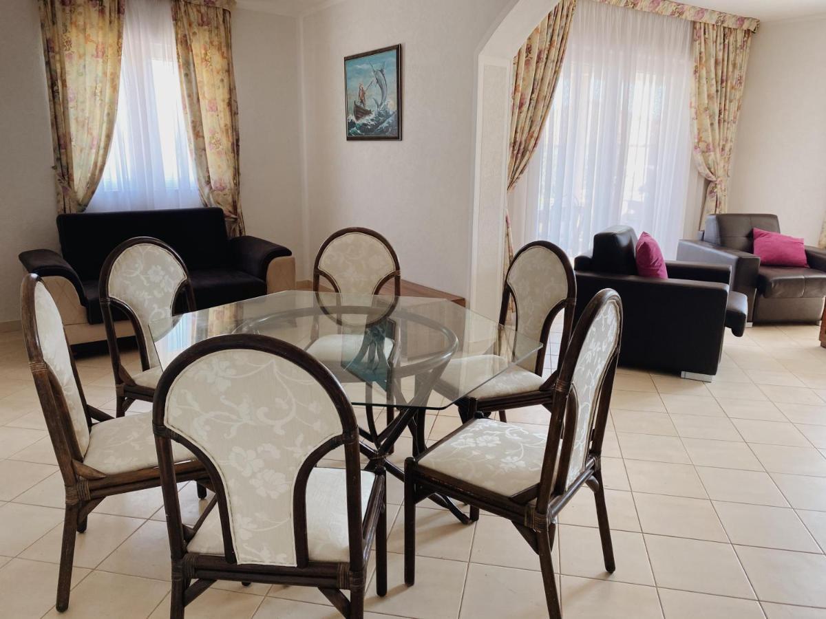 Apartments Sneki Baošići المظهر الخارجي الصورة