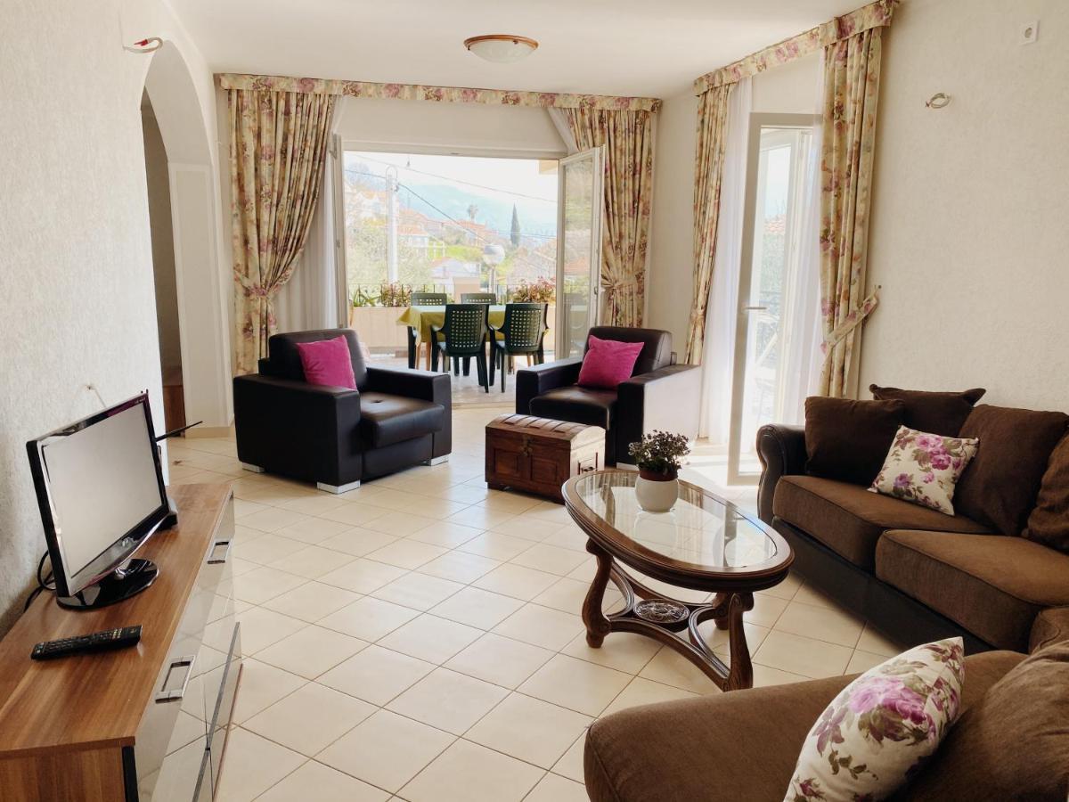 Apartments Sneki Baošići المظهر الخارجي الصورة