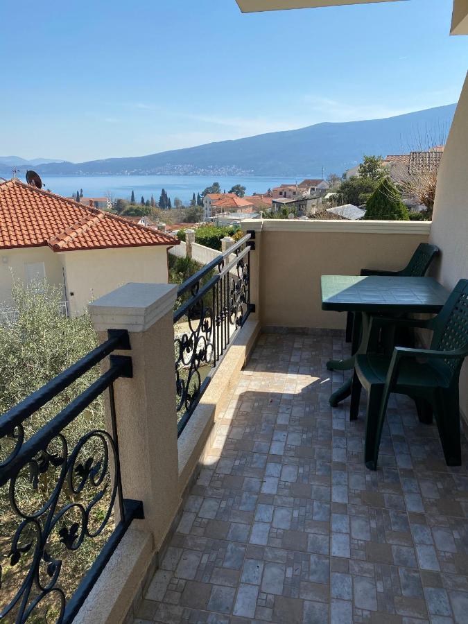 Apartments Sneki Baošići المظهر الخارجي الصورة
