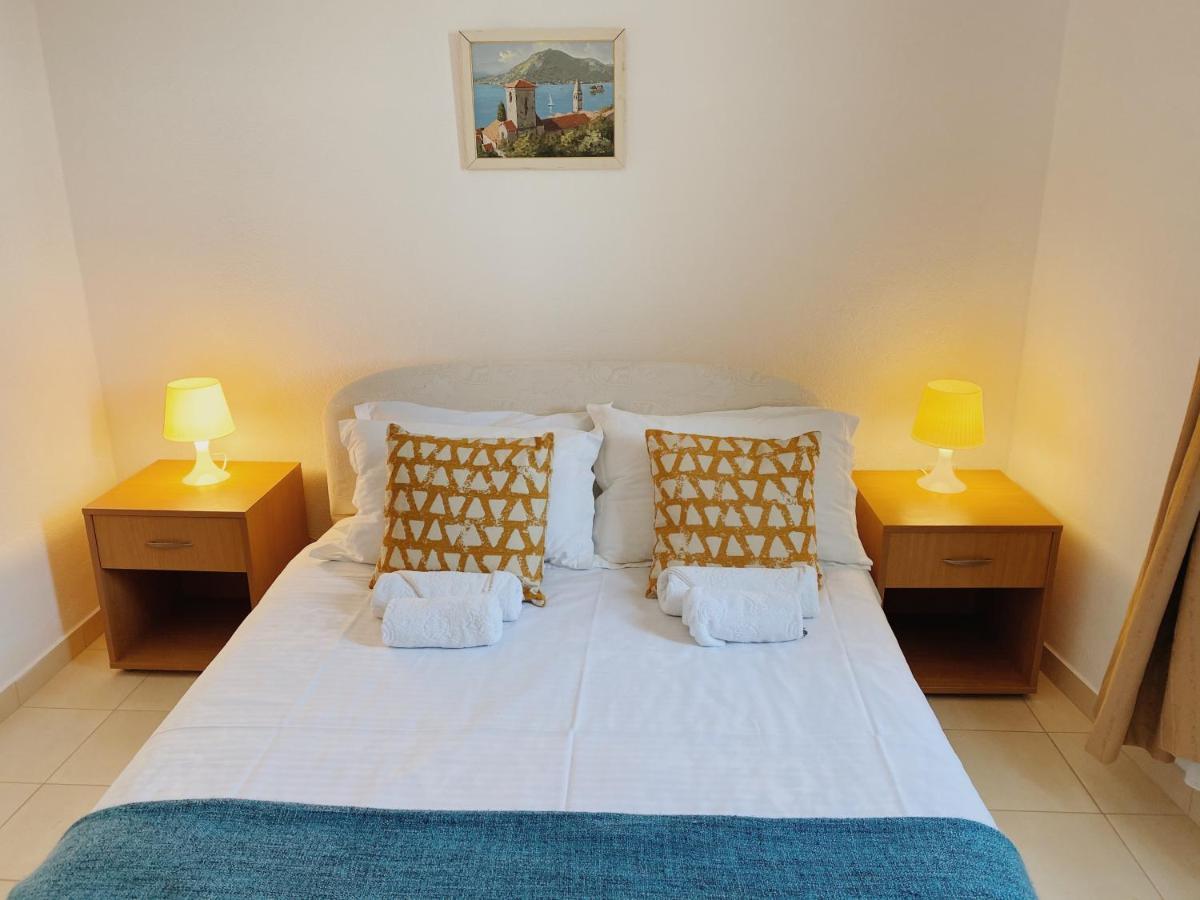 Apartments Sneki Baošići المظهر الخارجي الصورة