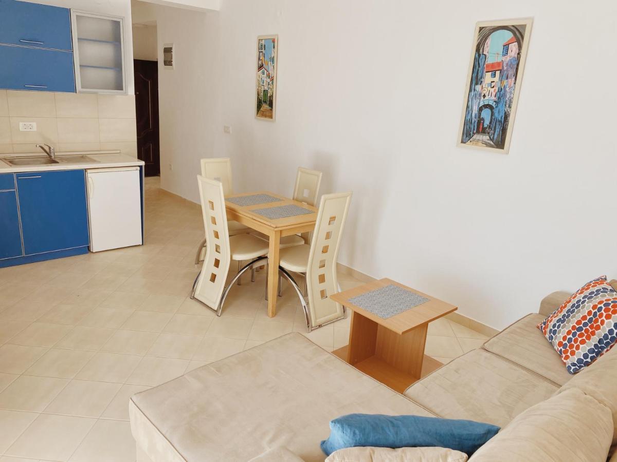 Apartments Sneki Baošići المظهر الخارجي الصورة