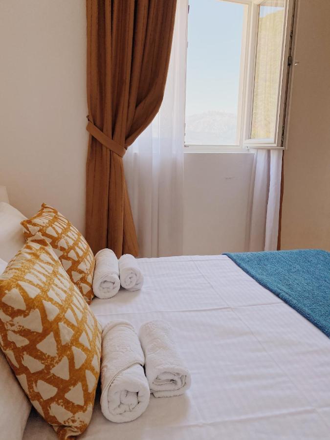 Apartments Sneki Baošići المظهر الخارجي الصورة